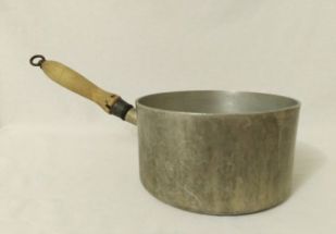 aluminum pot