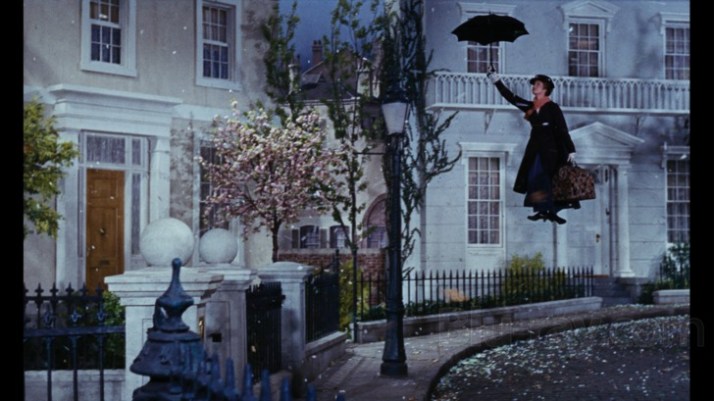 Mary arrives at Banks house