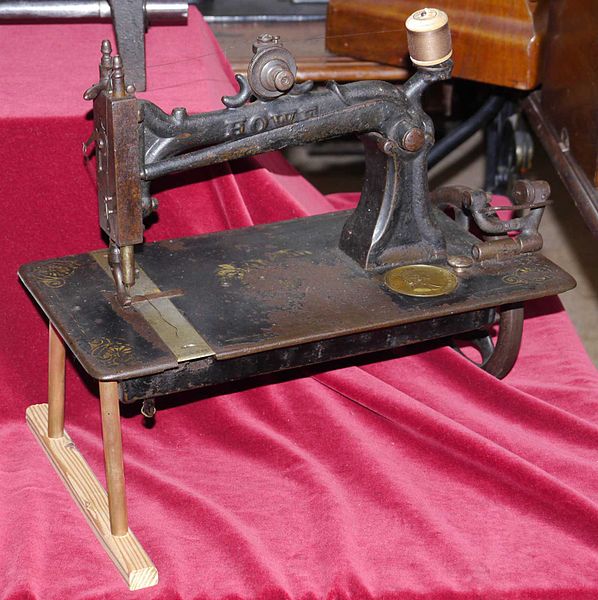 598px-elias-howe-sewing-machine